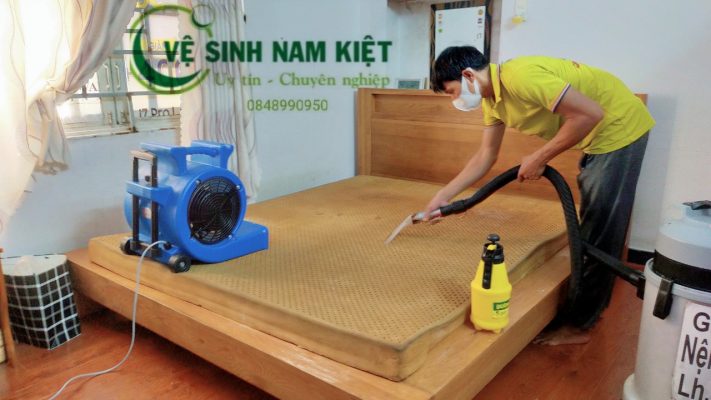 vệ sinh nệm cao su tại nhà